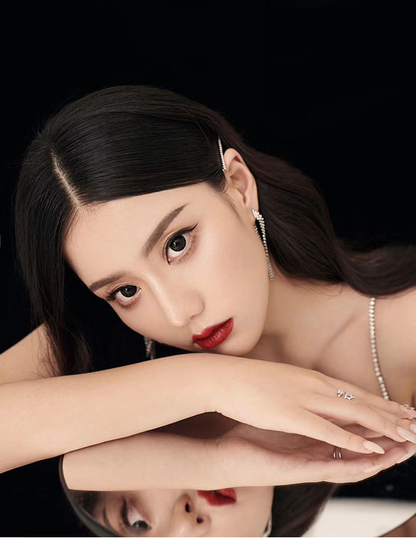 东京外围女经纪人