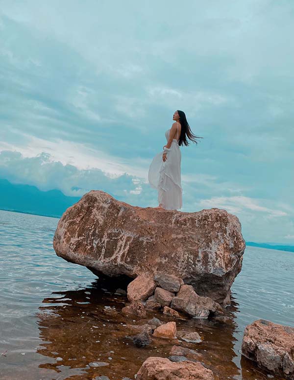 温哥华外围女大学生